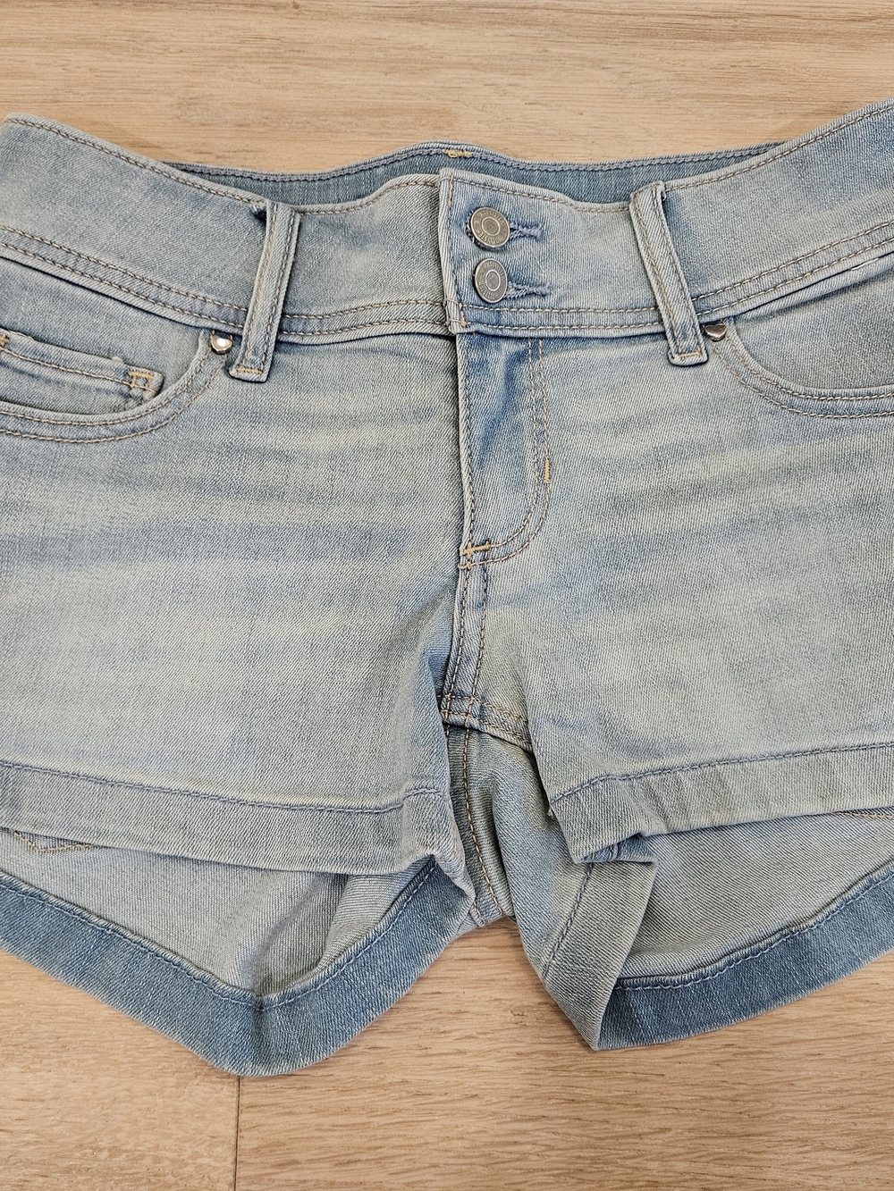 Hollister Low-Rise Shortie Short, Size 2